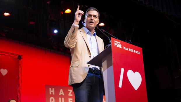 Sánchez, en Canarias, asegura tener «muy cerca» la gran mayoría parlamentaria