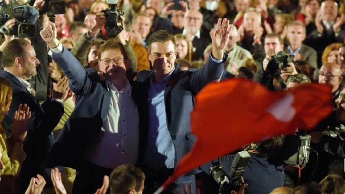 Ximo Puig y Pedro Sánchez en el acto final de campaña