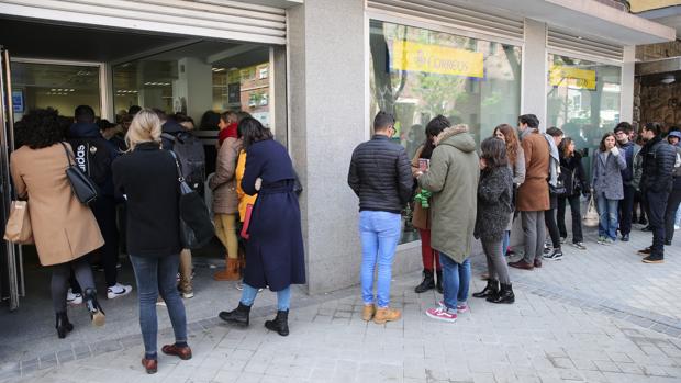 El voto por correo para el 28A registra la segunda cifra más alta de la democracia