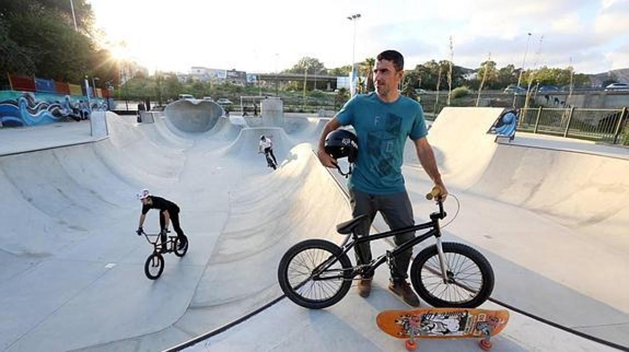 Rubén Alcántara, campeón del mundo BMX en uno de los circuitos que diseñó en Málaga