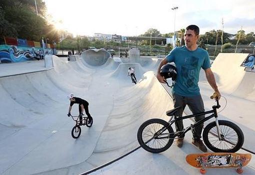 Rubén Alcántara, campeón del mundo BMX en uno de los circuitos que diseñó en Málaga