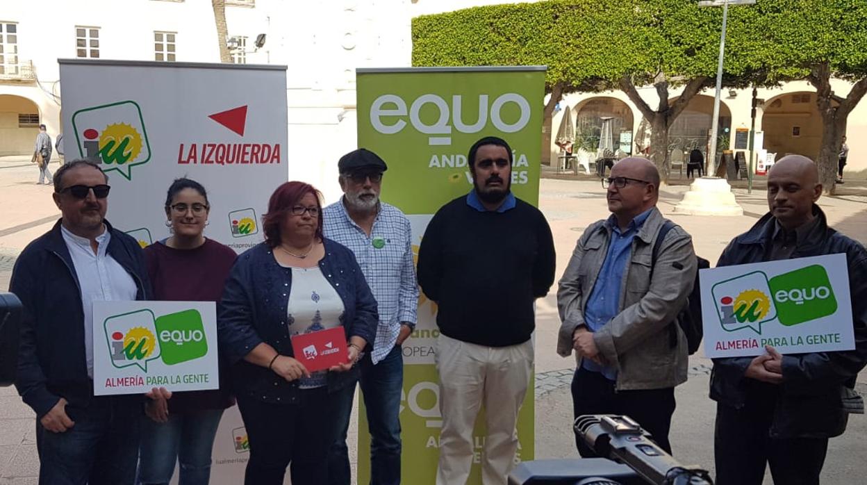 Miembros de la candidatura IU-EQUO, liderada por la concejal de Izquierda Unida Amalia Román