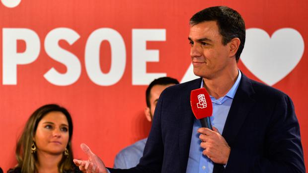 Sánchez se multiplica para salir del estancamiento