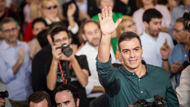 El PSOE cree que mejora por la caída de Cs y el fiasco de Errejón