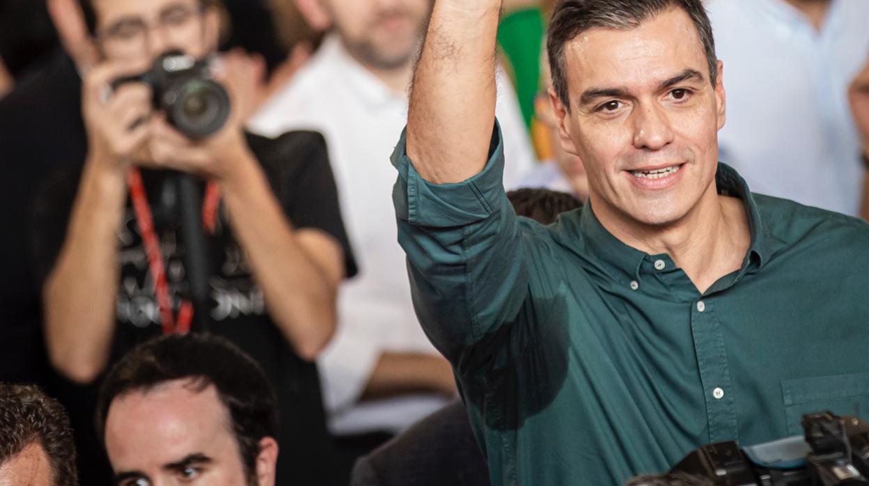 El candidato socialista, Pedro Sánchez, durante un acto en Valencia ayer