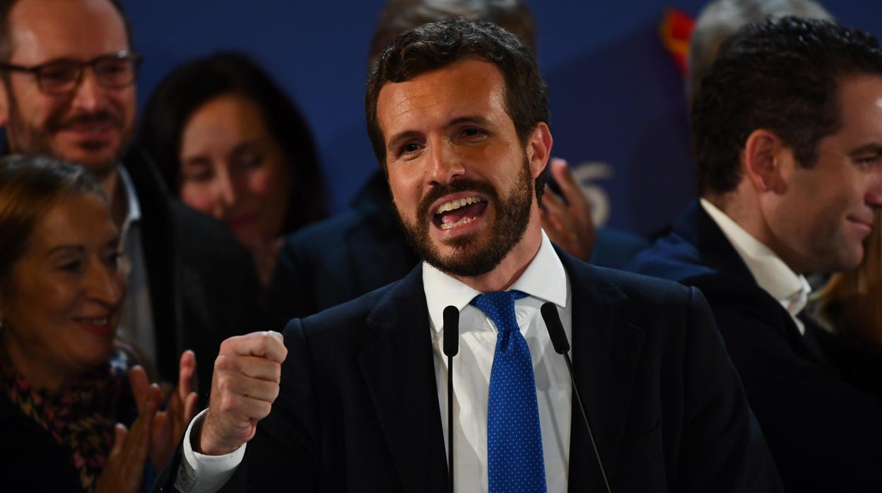 El presidente del PP, Pablo Casado, en su intervención a la puerta de Génova