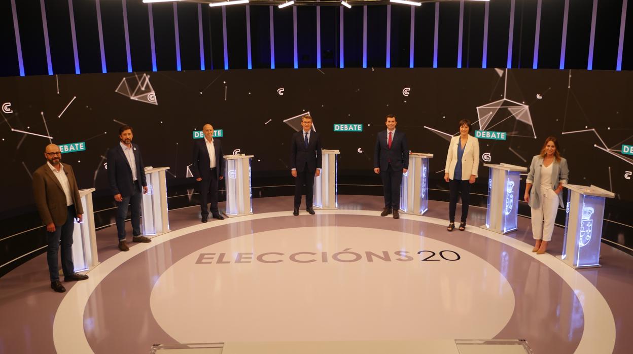 Los siete candidatos, instantes antes del debate