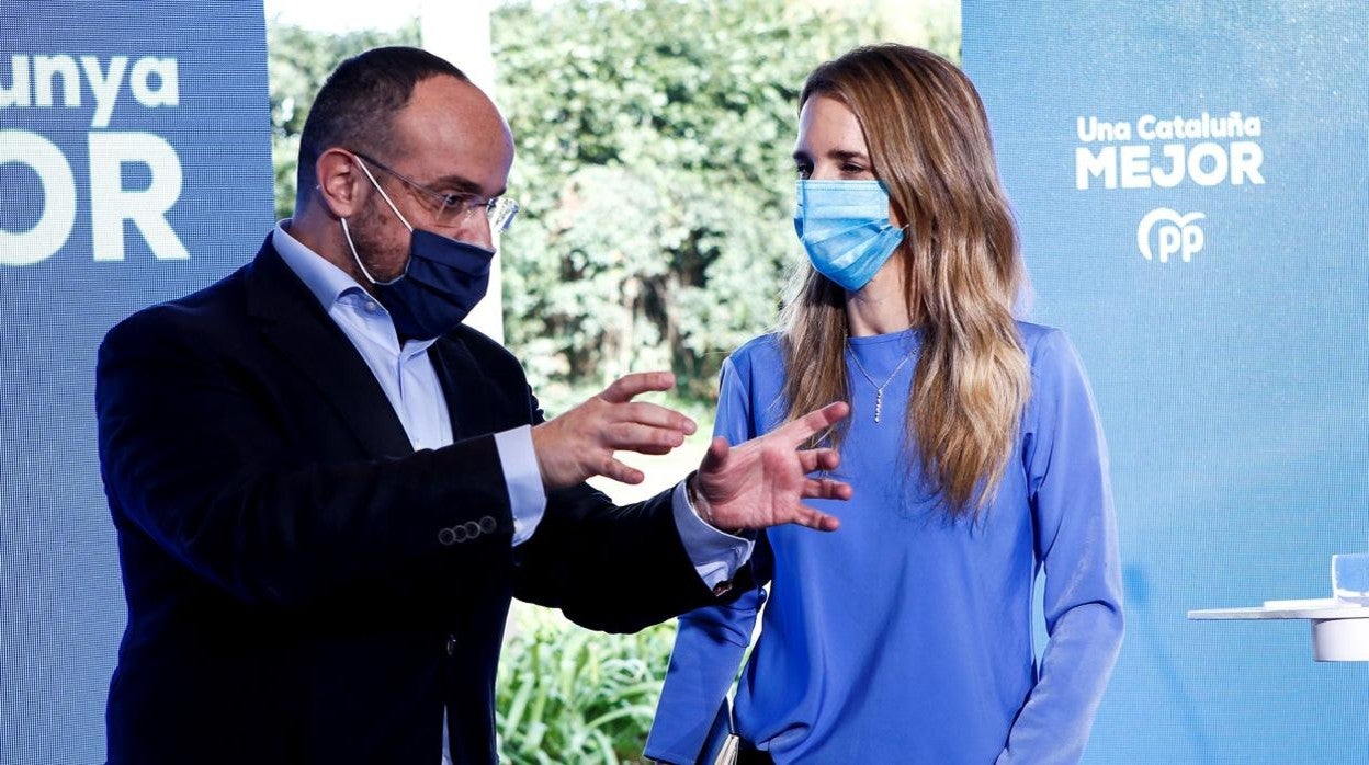 Alejandro Fernández y Cayetana Álvarez de Toledo durante un acto electoral en Barcelona