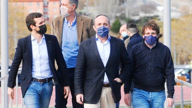 Casado reivindica a los populares para el 14-F y marca distancias con Vox: «El PP no tiene que sobreactuar»