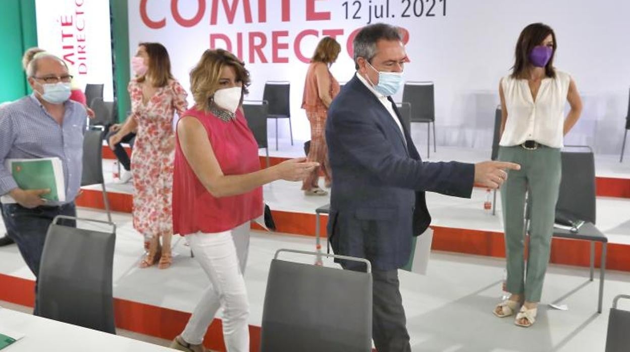 Susana Díaz y Juan Espadas en el Comité Director en que se ratificó la sucesión en el liderazgo del PSOE