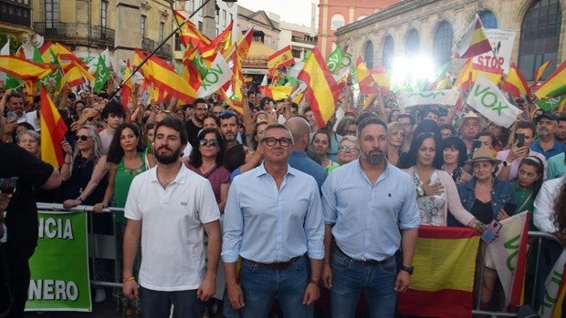 Abascal anuncia en Jerez que «el apoyo y la confianza» de los votantes de Vox no será gratuito para el PP