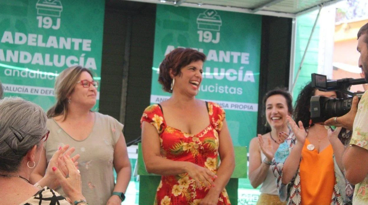 La candidata de Adelante Andalucía, Teresa Rodríguez, durante un mitin