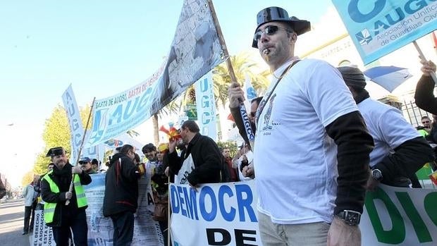 La Delegación del Gobierno prohíbe la «marea de tricornios» convocada en Madrid