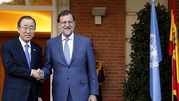 El presidente del Gobierno, Mariano Rajoy, ha recibido hoy, en el Palacio de la Moncloa, al secretario general de la ONU, Ban Ki-moon