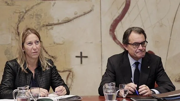 l presidente de la Generalitat en funciones, Artur Mas, y la vicepresidenta en funciones, Neus Munté