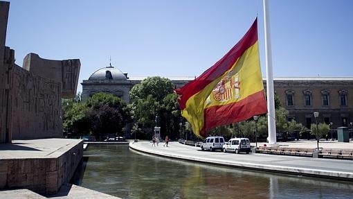 Bandera de España situada en la plaza de Colón, en Madrid