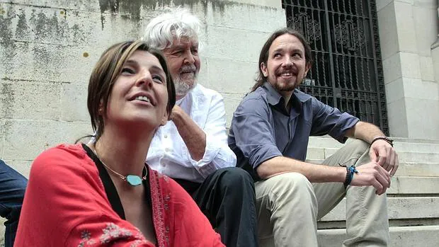 Yolanda Díaz, Xosé Manuel Beiras y Pablo Iglesias, durante la última visita de éste a Santiago