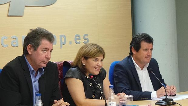 Rueda de prensa en la sede alicantina del Partido Popular