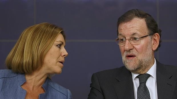 María Dolores de Cospedal y Mariano Rajoy, en una reunión del PP