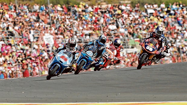 Maverick Viñales y Alex Rins en una imagen de archivo del Gran Premio de Cheste de 2013