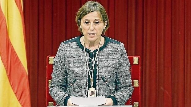 La presidenta del Parlamento catalán, Carme Forcadell. será considerada responsable de una eventual desobediencia