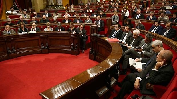 El presidente de la Generalitat en funciones, Artur Mas, durante el segundo debate de investidura en el Parlament