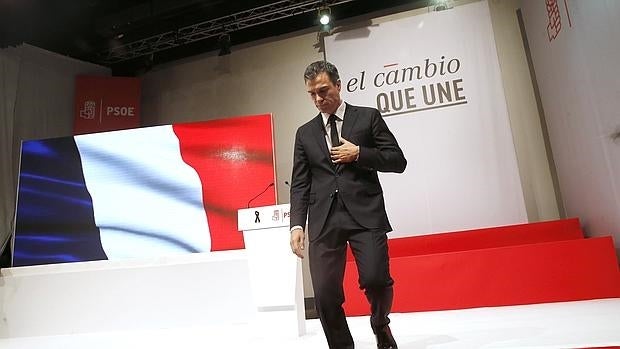 Pedro Sánchez, ayer, tras suspender la conferencia de programa del PSOE por los atentados en París