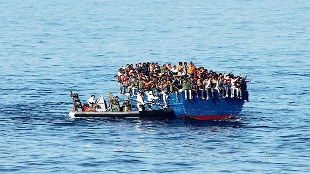 El salvavidas para 629 inmigrantes frente a Libia