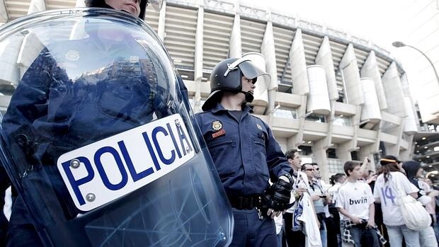Policías nacionales en el Bernabéu en una imagen de archivo