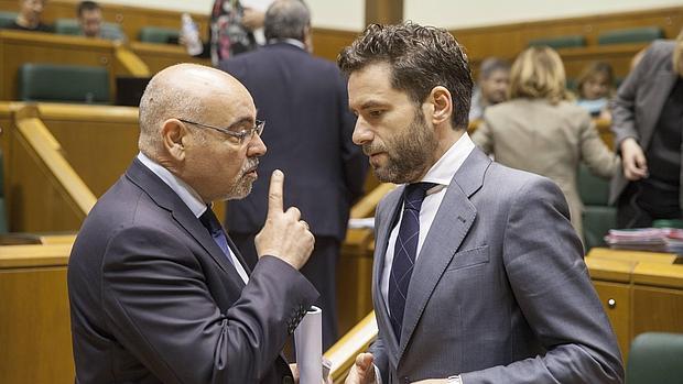 Bildu y PNV impiden una declaración de condena del Parlamento vasco por los atentados de París