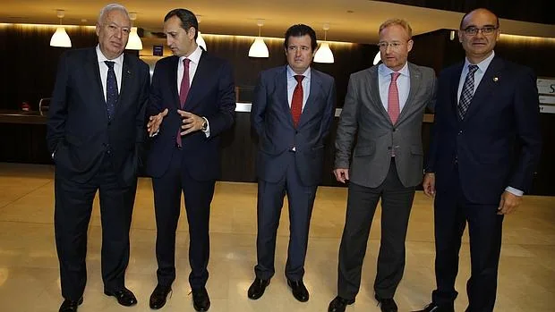 Margallo, Sánchez, Císcar, Campinos y Palomar, en el foro