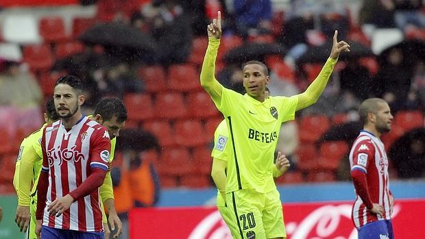 Deyverson anotó dos goles para el Levante