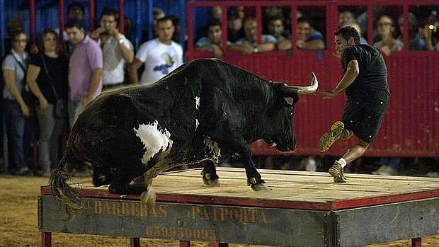 Imagen de archivo de un festejo de bous al carrer