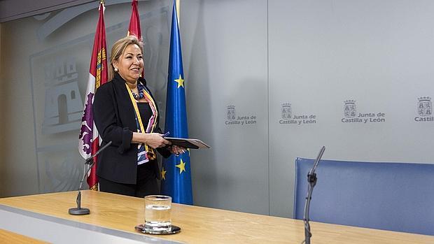 La vicepresidenta y portavoz de la Junta, Rosa Valdeón, en la sala de prensa del Consejo de Gobierno