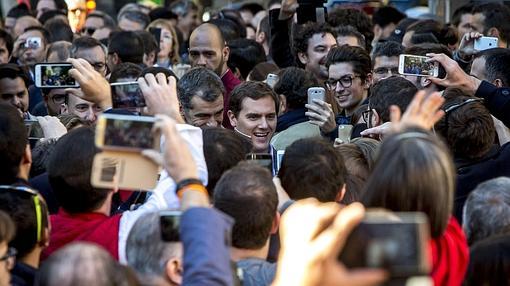 Albert Rivera, ayer, durante el mitin celebrado en Valencia