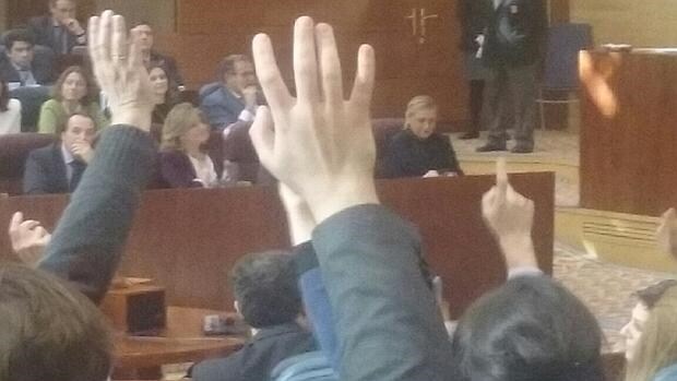 PSOE y Podemos piden la devolución de los presupuestos de Cifuentes, hoy en la Asamblea
