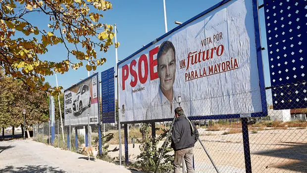 Imagen de un cartel del PSOE en la ciudad de Valencia