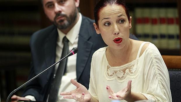 Patricia Hernández, consejera canaria de Políticas Sociales, en una reciente comisión parlamentaria