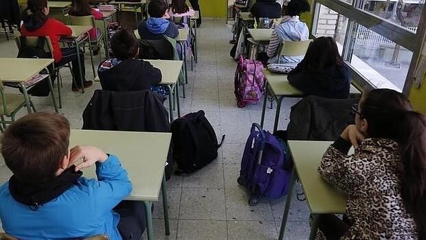 PSOE, Ciudadanos y Podemos recortan 1.200 plazas a la escuela concertada