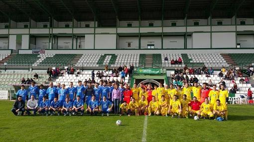 Toreros, políticos y atletas jugaron al fútbol por Marsodeto