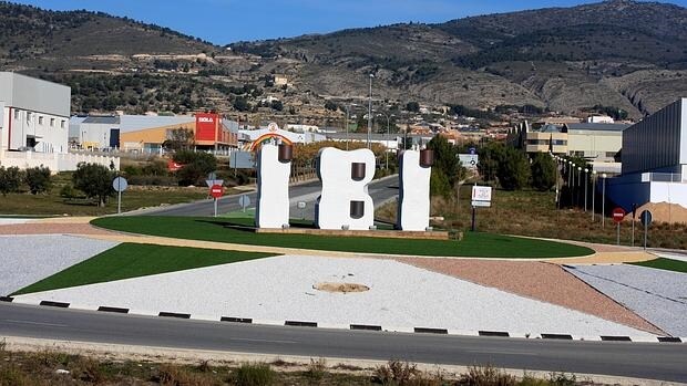 Acceso a Ibi, ciudad del juguete en la provincia de Alicante