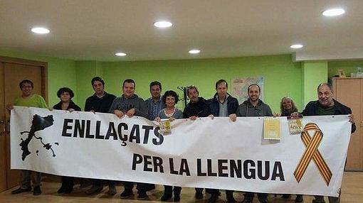 Imagen de los miembros de Enlazados por la Lengua