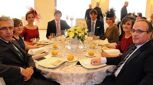 Antonio González, Eugenio de Mora, Fernando Morientes y Alfredo Urdaci, compartieron mesa durante la ceremonia