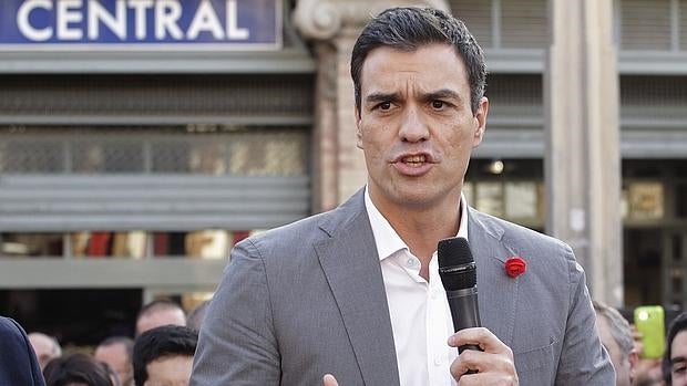 Imagen del acto de Pedro Sánchez frente al Mercado Central de Alicante