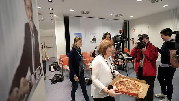 Imagen de Isabel Bonig durante la noche electoral en la sede del PPCV