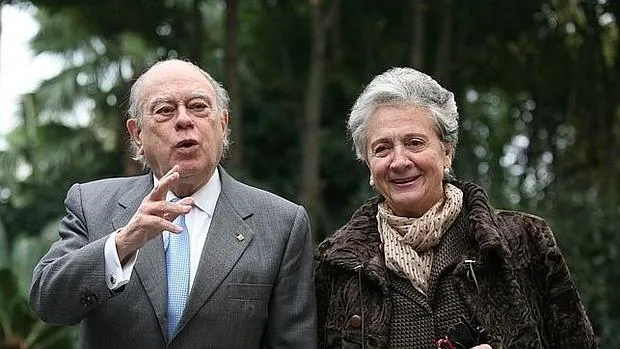 Jordi Pujol y su esposa, Marta Ferrusola