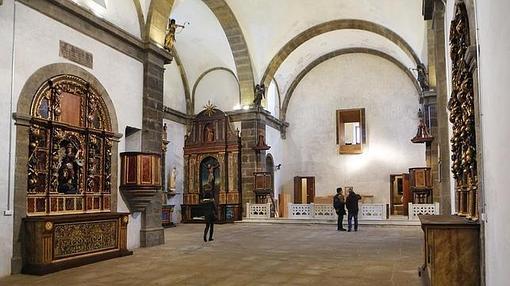 Interior del templo, que ardió a finales de 2013, tras su restauración