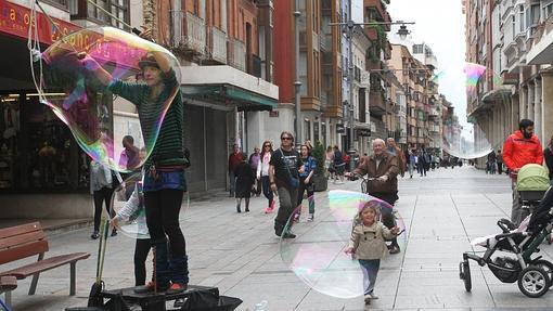 La calle mayor, donde encontrar los principales comercios de Palencia