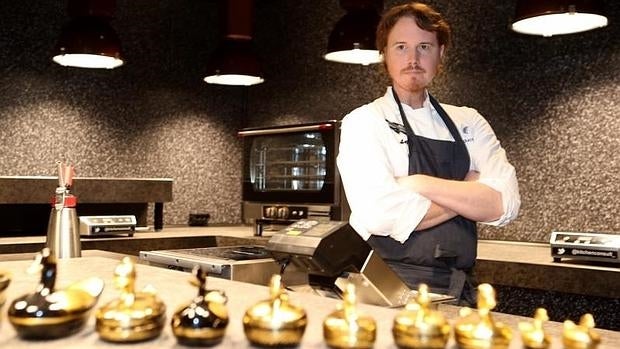 Grant Achatz desembarca en Madrid con un menú «clandestino» para viajar al Chicago de los 80