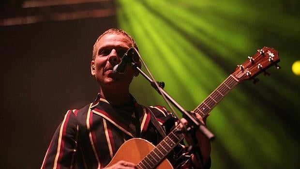 Imagen de Belle and Sebastian durante un concierto en España